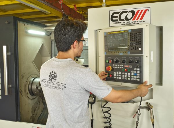 ECOMASTER TCK-550 CNC TORNA